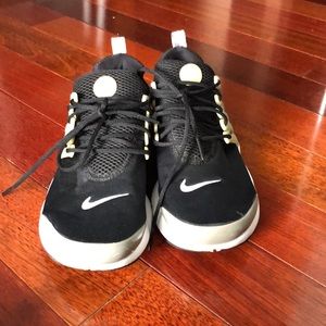Nike Prestos, youth size 6